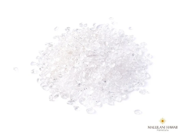 透明で小さな粒状の水晶(クリスタルチップ)