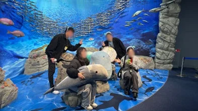 あわたんのフォトスポットで楽しむ参加者