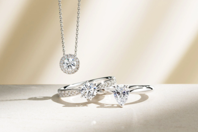 婚約指輪・婚約ネックレス