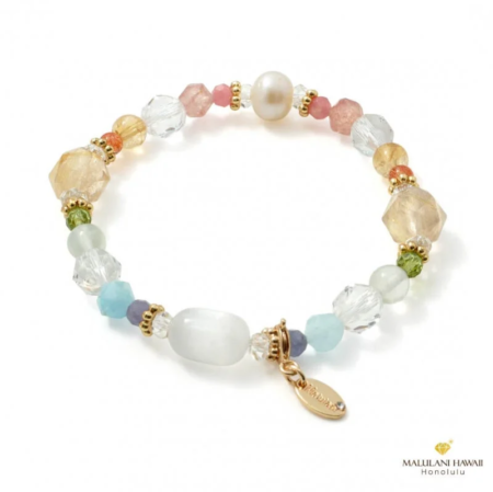 様々な色合いの天然石とパールが連なったブレスレット