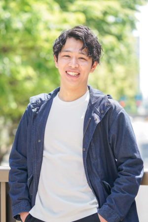 婚活写真のカジュアルな男性サンプル