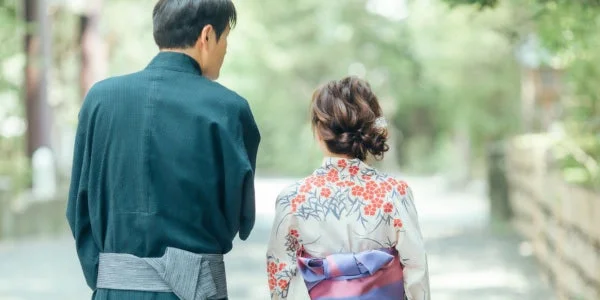 浴衣姿のカップル