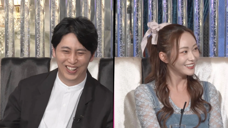 スタジオで笑顔を見せるてんちむとおかもとまり