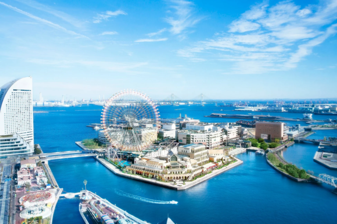 横浜みなとみらいのベイエリアを空から捉えたパノラマ写真