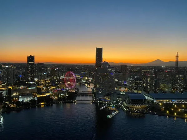 横浜みなとみらいの夜景