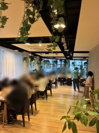 カフェ店内
